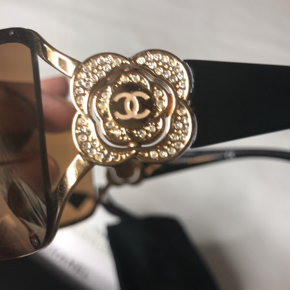 Vintage CHANEL Cameilla NEW CONDITION
